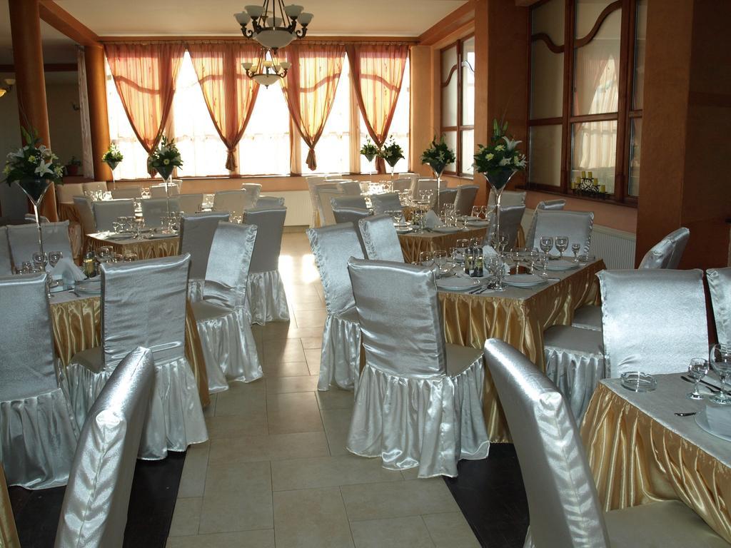 Hotel Casa Preturii Tîrgu Lăpuş Exterior foto