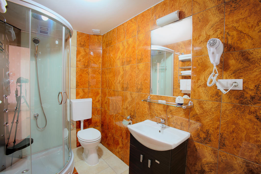 Hotel Casa Preturii Tîrgu Lăpuş Zimmer foto