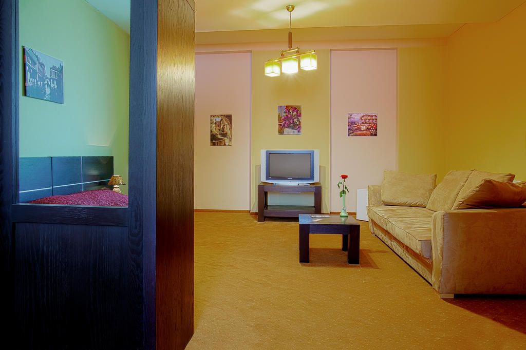 Hotel Casa Preturii Tîrgu Lăpuş Zimmer foto